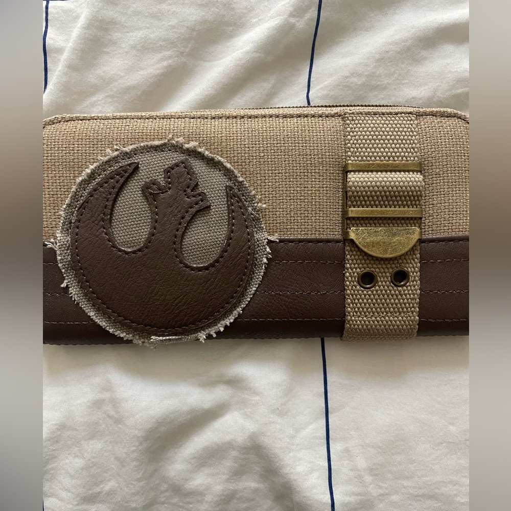 New Loungefly Star Wars Beige and Brown Wallet - Picture 2 of 6